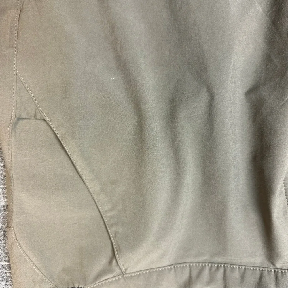 The North Face Mens Hiking Shorts Green Size 36 Elastic Waist Zip Pocket Stretch